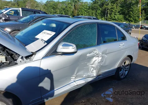 2009 Mercedes-Benz C 300 Luxury 4Matic/Sport 4Matic from USA, damaged, VIN WDDGF81X09R068336